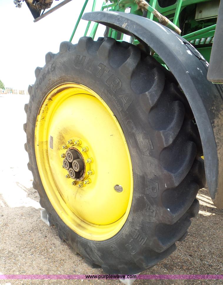 image for item L6753 2009 John Deere 4830 self-propelled sprayer
