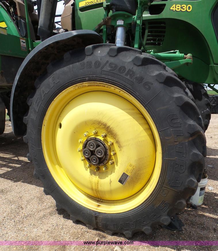 image for item L6753 2009 John Deere 4830 self-propelled sprayer