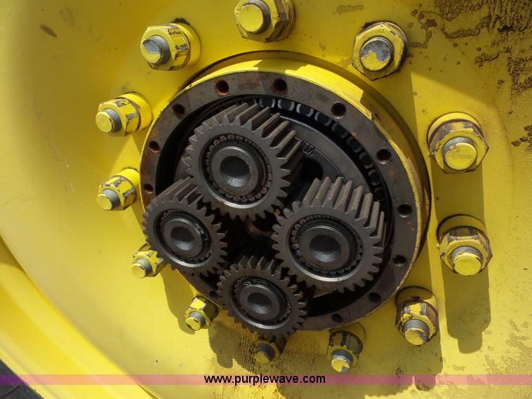 image for item L6753 2009 John Deere 4830 self-propelled sprayer