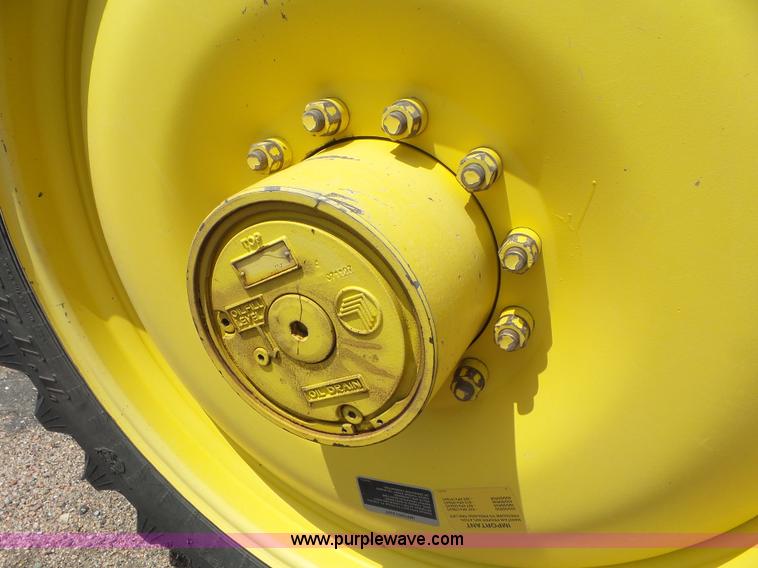 image for item L6753 2009 John Deere 4830 self-propelled sprayer