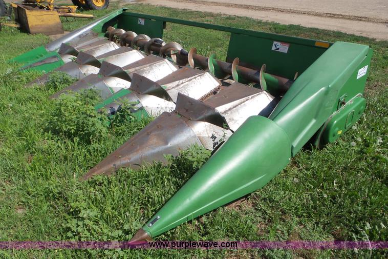 image for item L6754 John Deere 644 corn head
