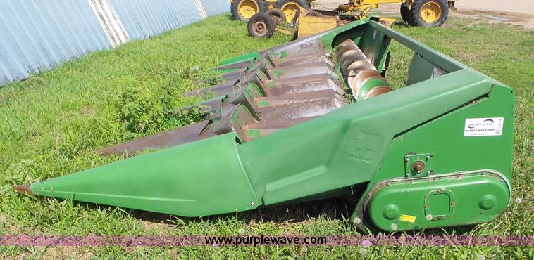 image for item L6754 John Deere 644 corn head