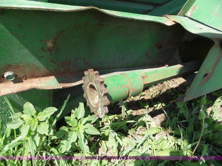 image for item L6754 John Deere 644 corn head
