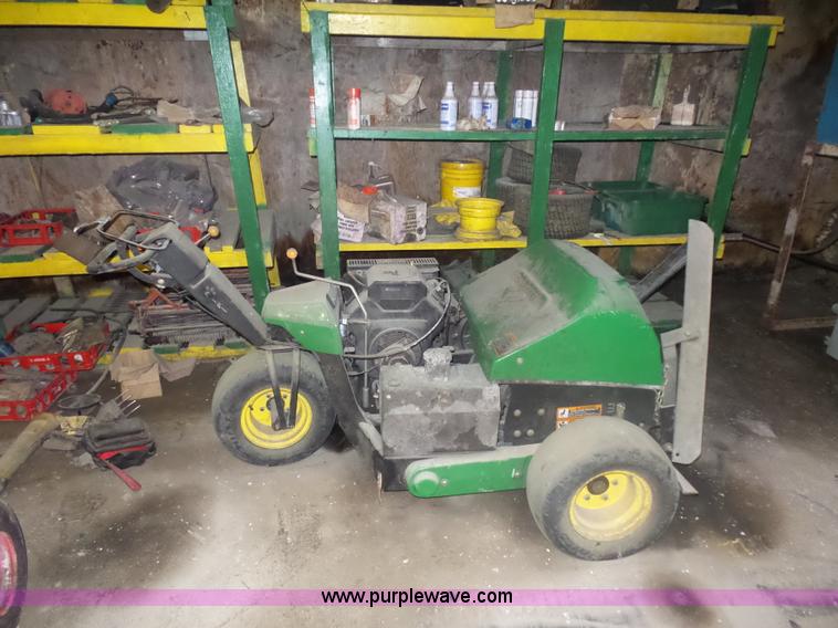 image for item L7054 John Deere Aercore 800 aerator