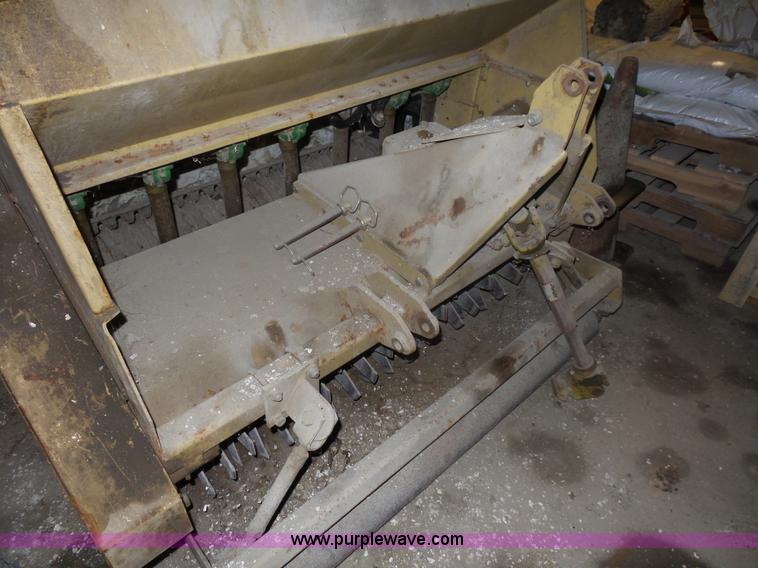 image for item L7056 Land Pride 15-48 seeder