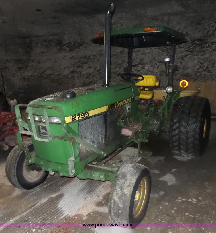 image for item L7058 John Deere 2755 tractor