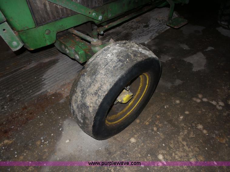 image for item L7058 John Deere 2755 tractor