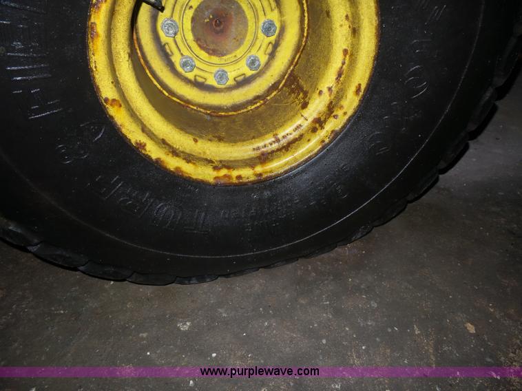 image for item L7058 John Deere 2755 tractor