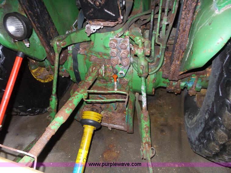 image for item L7058 John Deere 2755 tractor