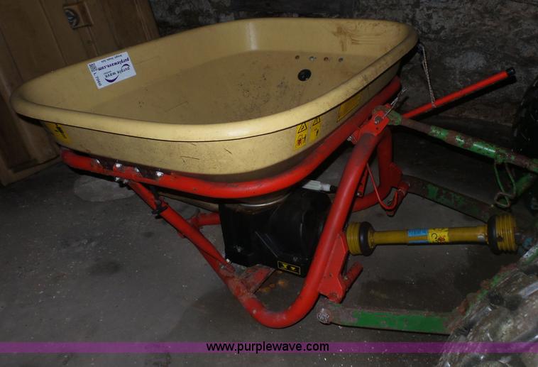 image for item L7060 Vicon PS403 spreader