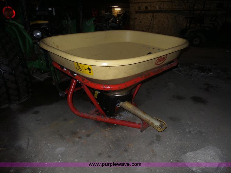 image for item L7060 Vicon PS403 spreader