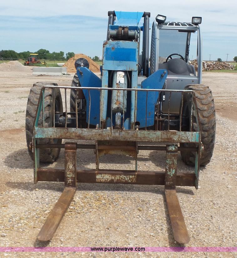 image for item AE9042 2006 Genie GTH-842 telehandler