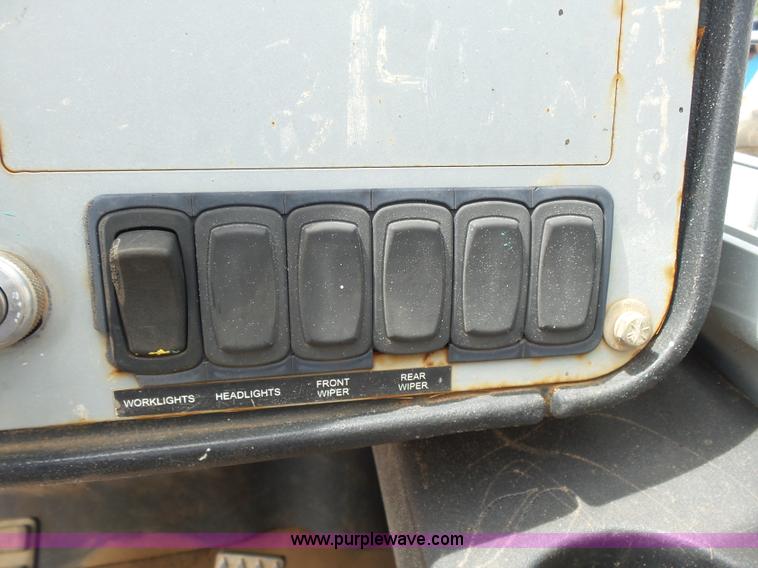 image for item AE9042 2006 Genie GTH-842 telehandler