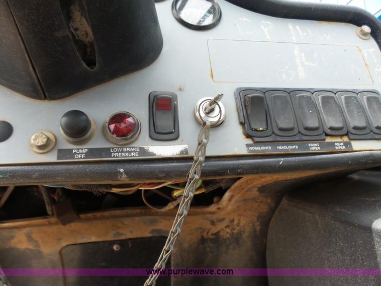 image for item AE9042 2006 Genie GTH-842 telehandler