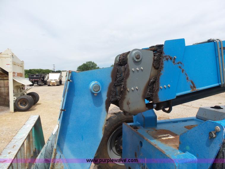 image for item AE9042 2006 Genie GTH-842 telehandler