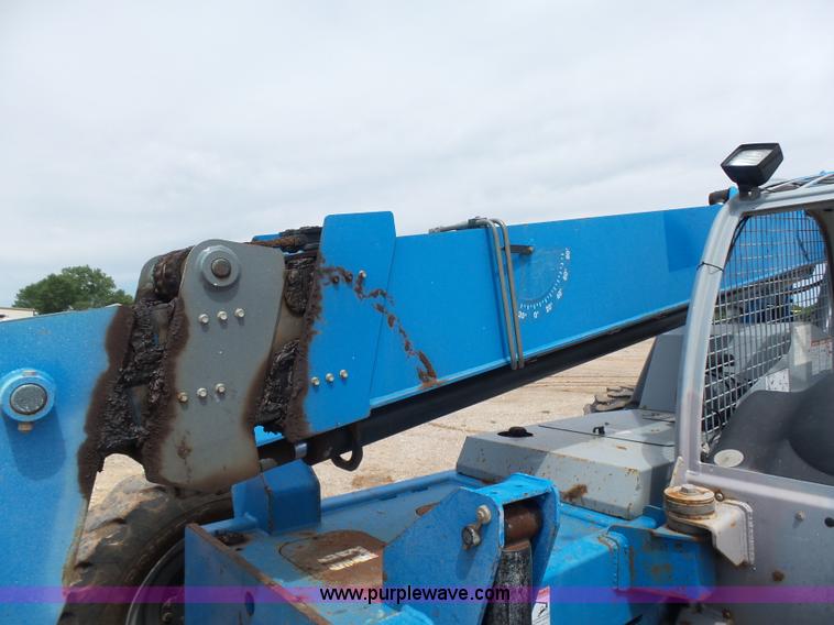 image for item AE9042 2006 Genie GTH-842 telehandler