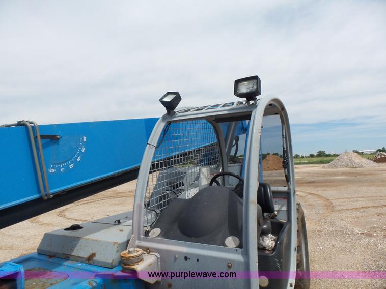 image for item AE9042 2006 Genie GTH-842 telehandler