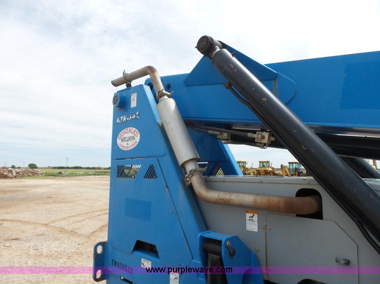 image for item AE9042 2006 Genie GTH-842 telehandler