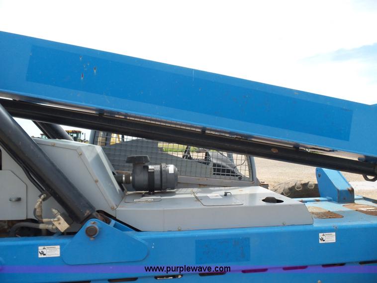 image for item AE9042 2006 Genie GTH-842 telehandler