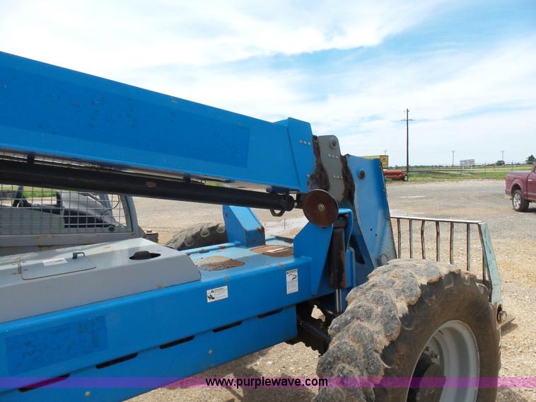 image for item AE9042 2006 Genie GTH-842 telehandler