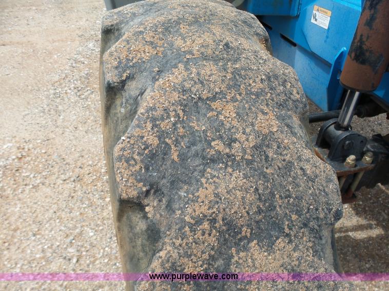 image for item AE9042 2006 Genie GTH-842 telehandler