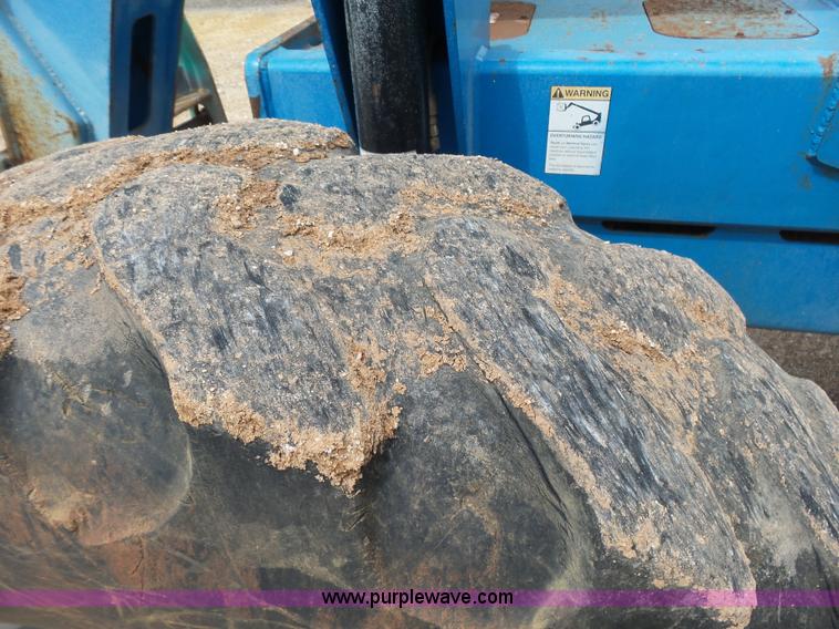 image for item AE9042 2006 Genie GTH-842 telehandler