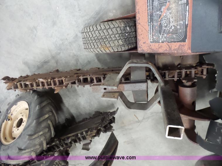 image for item AG9181 (2) Ditch Witch 1820 trenchers