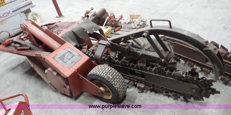 image for item AG9181 (2) Ditch Witch 1820 trenchers