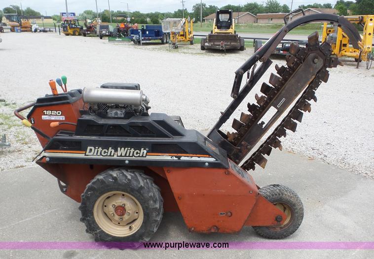 image for item AG9182 1997 Ditch Witch 1820HF trencher