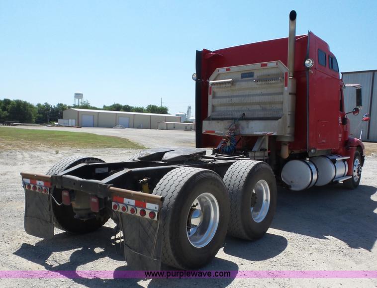 image for item AG9216 2005 International 9200i semi truck