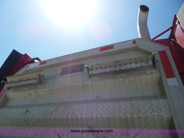 image for item AG9216 2005 International 9200i semi truck