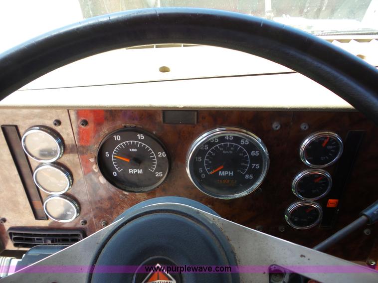 image for item AG9216 2005 International 9200i semi truck