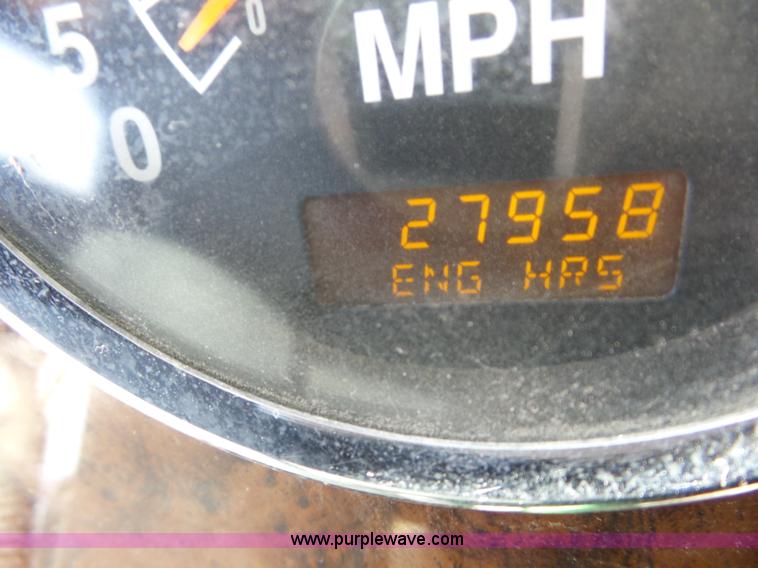 image for item AG9216 2005 International 9200i semi truck