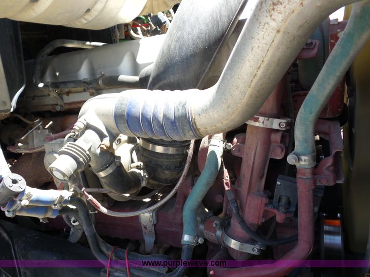 image for item AG9217 2010 Mack CHU613 semi truck