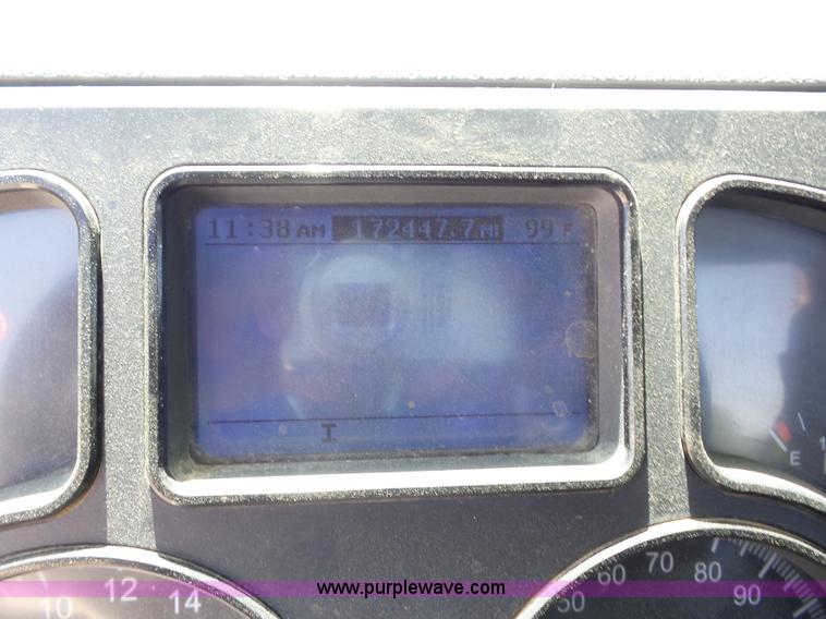 image for item AG9217 2010 Mack CHU613 semi truck