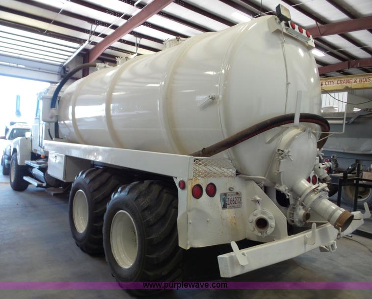 image for item AG9218 2005 Lely 80BBL vacuum bed