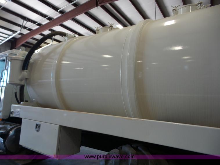 image for item AG9218 2005 Lely 80BBL vacuum bed