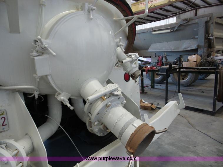 image for item AG9218 2005 Lely 80BBL vacuum bed