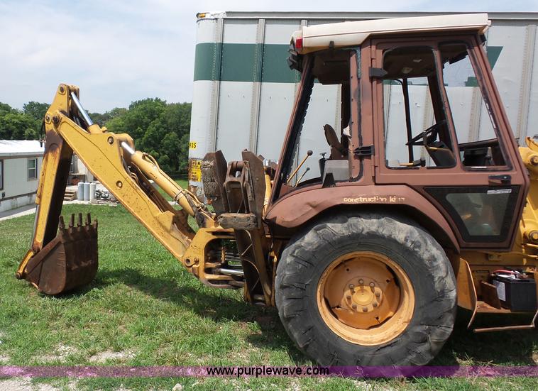 image for item AV9917 1990 Case 580K backhoe