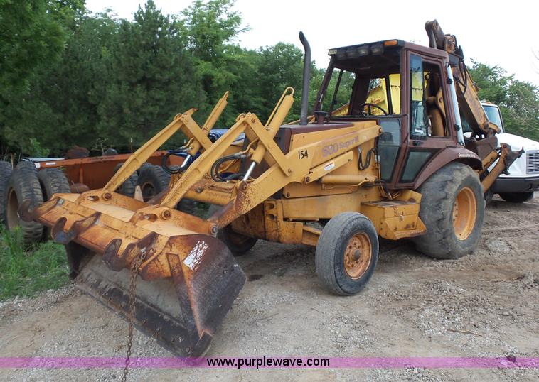 image for item AV9932 Case 580 Super K backhoe
