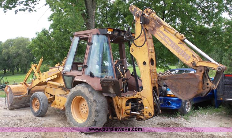 image for item AV9932 Case 580 Super K backhoe