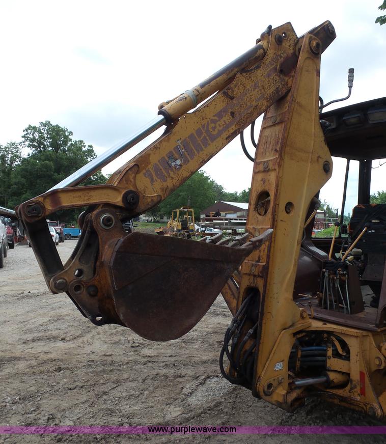 image for item AV9932 Case 580 Super K backhoe