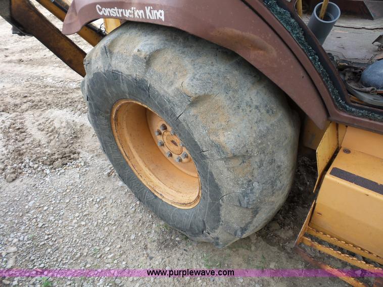 image for item AV9932 Case 580 Super K backhoe