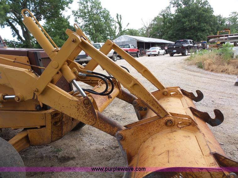 image for item AV9932 Case 580 Super K backhoe