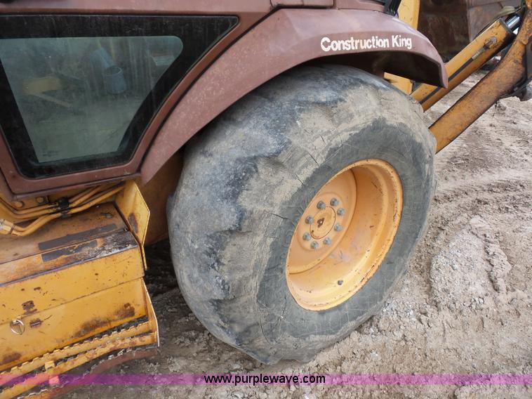 image for item AV9932 Case 580 Super K backhoe