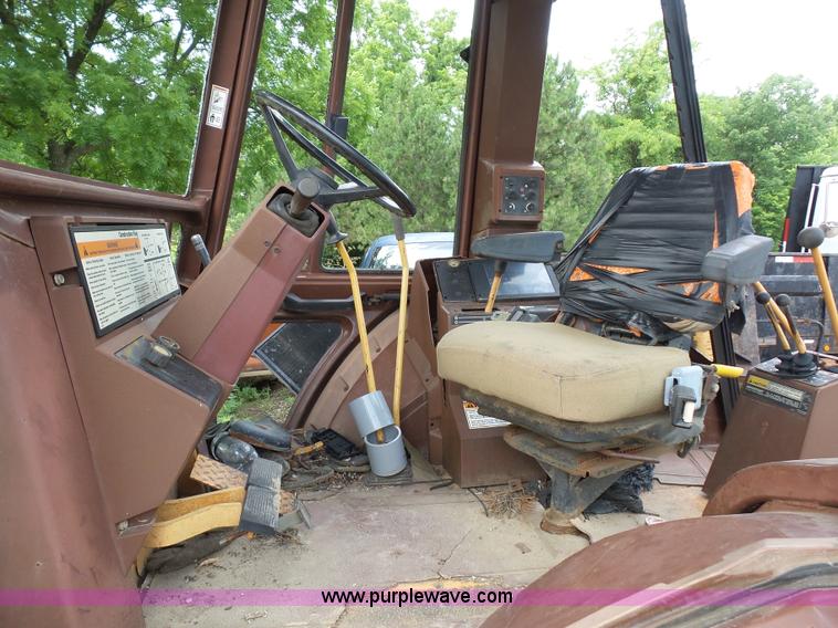 image for item AV9932 Case 580 Super K backhoe