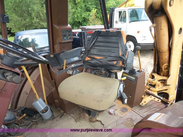 image for item AV9932 Case 580 Super K backhoe