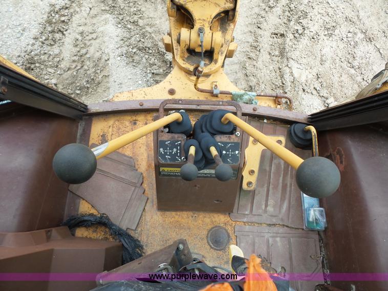 image for item AV9932 Case 580 Super K backhoe