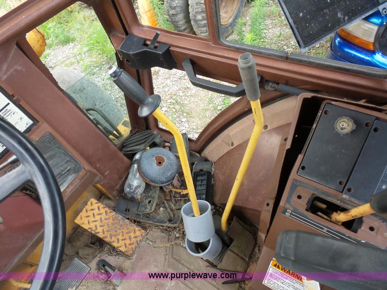 image for item AV9932 Case 580 Super K backhoe