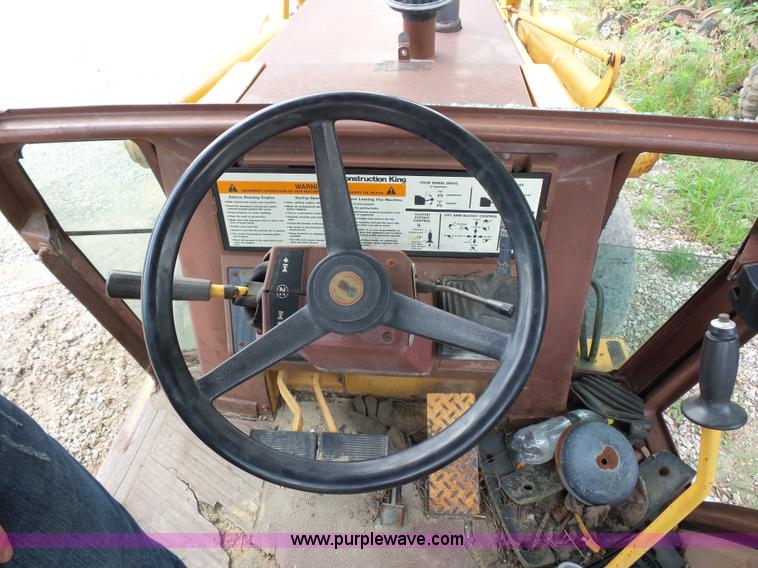 image for item AV9932 Case 580 Super K backhoe